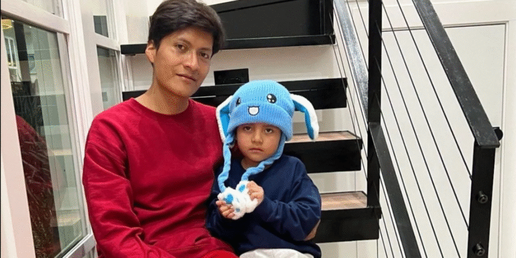 El niño Liam Conejo y su padre regresan a Minnesota tras ser liberados de centro del ICE en Texas