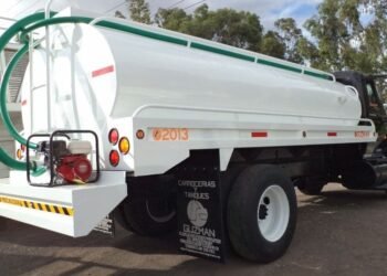 Operadores de pipas amenazan con dejar sin agua a población de Veracruz