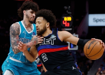 Pistons acaban racha de nueve victorias consecutivas de los Hornets en basquetbol NBA