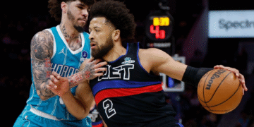 Pistons acaban racha de nueve victorias consecutivas de los Hornets en basquetbol NBA