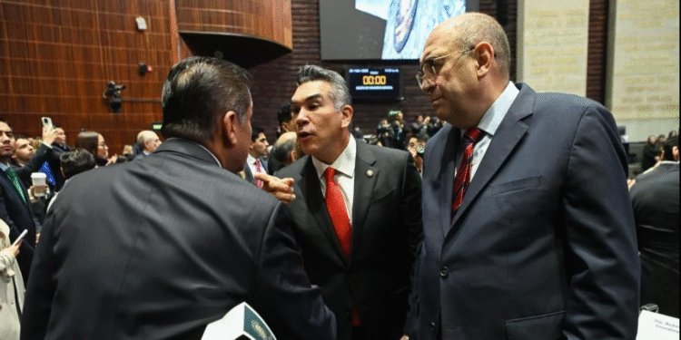 Moreira y Noroña protagonizan agarrón: “Sabes donde encontrarme, puerco”