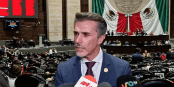 Morena inicia procedimiento contra Mayer por dejar labores para participar en ‘La Casa de los Famosos’