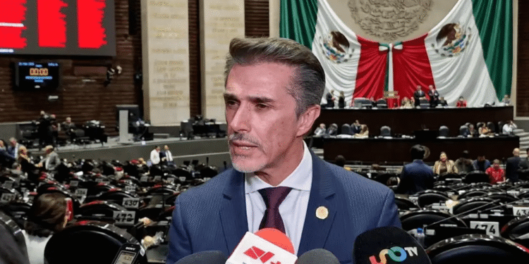 Morena inicia procedimiento contra Mayer por dejar labores para participar en ‘La Casa de los Famosos’