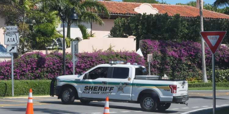 Identifican a joven abatido que intentó irrumpir en Mar-a-Lago, residencia de Donald Trump
