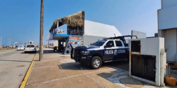 Restaurante cierra indefinidamente en Coatzacoalcos, Veracruz, tras ataque con bombas molotov