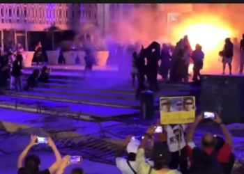 Detienen a 14 personas durante 8M en Campeche; hay 23 policías lesionadas