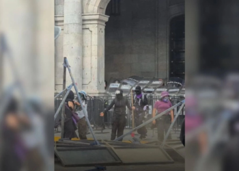 Marcha del 8M en Toluca deriva en pintas en palacio de gobierno