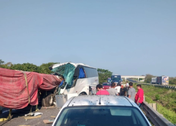 Accidente en la autopista Cosamaloapan-Acayucan deja cuatro fallecidos y 13 lesionados