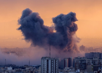 EU e Israel atacan edificio de organismo encargado de elegir al nuevo líder de Irán