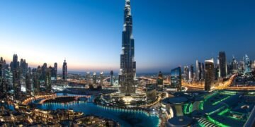 “Dubái es seguro”; Emiratos Árabes Unidos usa influencers para salvar su imagen ante conflicto con Irán