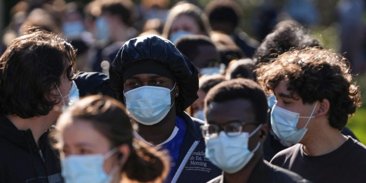 Aumenta a 27 el número de casos de meningitis en Inglaterra