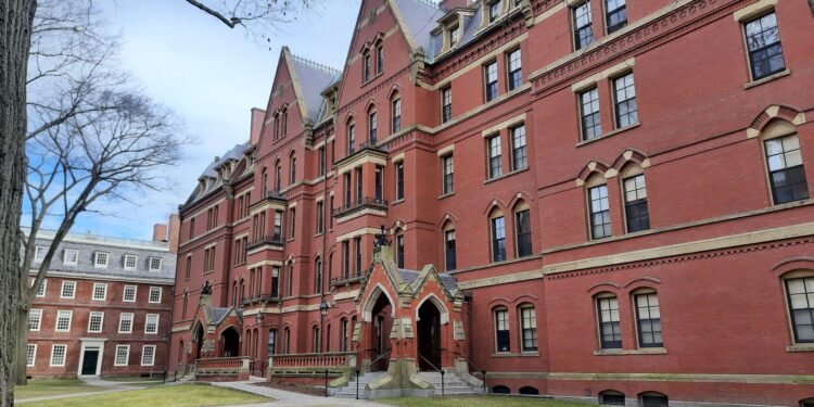 EU demanda a Harvard por miles de millones de dólares por “desproteger” a estudiantes judíos