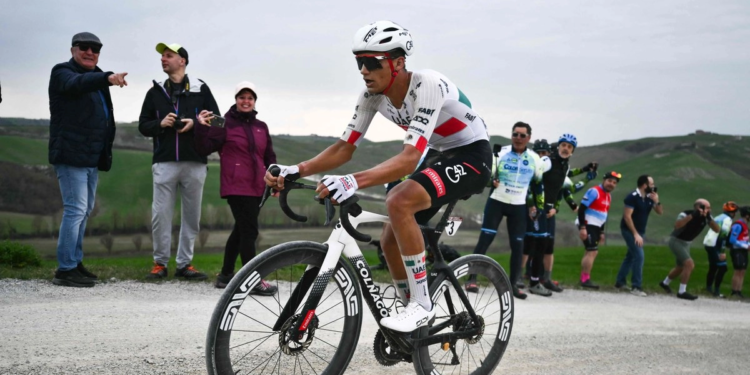 Isaac del Toro finaliza décimo en la contrarreloj del Tirreno-Adriático