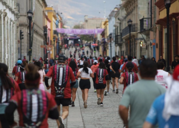 Medio maratón Raíces de Tierra congrega 3 mil corredores en Oaxaca