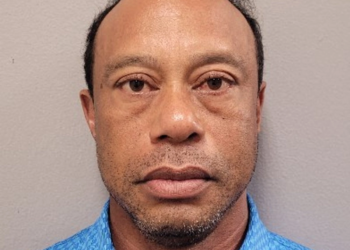 Policía revela que Tiger Woods tenía pastillas de hidrocodona en bolsillo