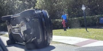 Tiger Woods sufre accidente automovilístico en Florida
