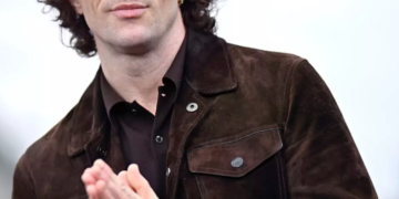 Aaron Taylor-Johnson impacta con radical cambio físico durante la premiere de ‘Fuze’