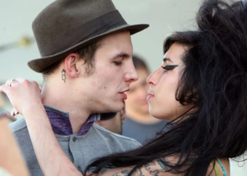 A 15 años de la muerte de Amy Winehouse, su exesposo niega responsabilidad: “Hizo lo que quiso”
