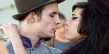 A 15 años de la muerte de Amy Winehouse, su exesposo niega responsabilidad: “Hizo lo que quiso”