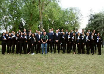 Árbitros mexicanos reciben gafete FIFA en concentración de la FMF