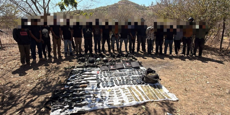 Reportan aseguramiento de armas y 20 detenidos durante operativo en Nayarit