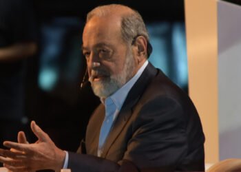 Claro de Carlos Slim, compra el 73% de Desktop en Brasil por 753 millones de dólares