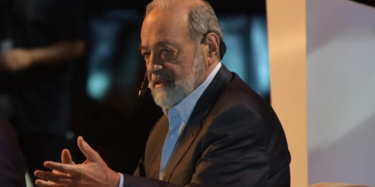Claro de Carlos Slim, compra el 73% de Desktop en Brasil por 753 millones de dólares