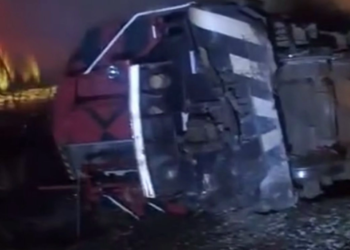 Choque de trenes en Colima deja tres heridos y 22 vagones descarrilados