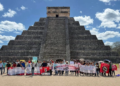 Irrumpe CNTE en Chichén Itzá y protesta por pensiones frente al templo de Kukulcán
