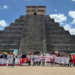 Irrumpe CNTE en Chichén Itzá y protesta por pensiones frente al templo de Kukulcán