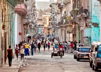 Detienen en Cuba a 10 sujetos procedentes de Panamá, enviados para “difundir propaganda subversiva”