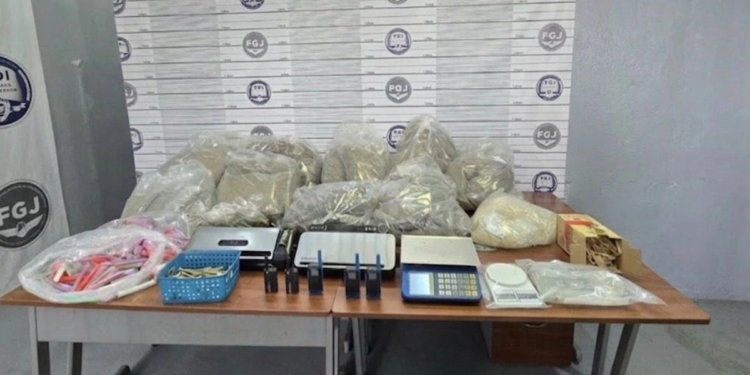 Catean inmueble en Ecatepec y aseguran 40 kilos de drogas y equipo para narcomenudeo