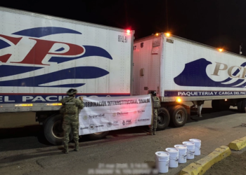 Incauta Marina 100 litros de químico usado para fabricar droga sintética en Sinaloa