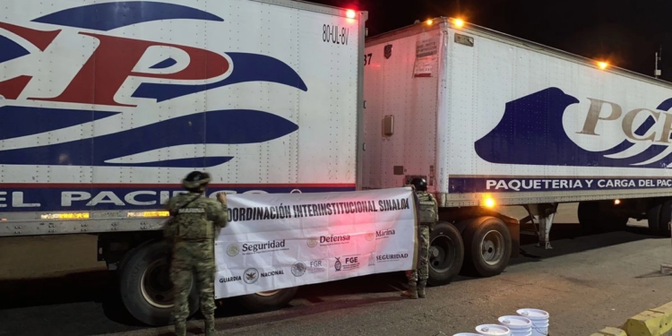 Incauta Marina 100 litros de químico usado para fabricar droga sintética en Sinaloa