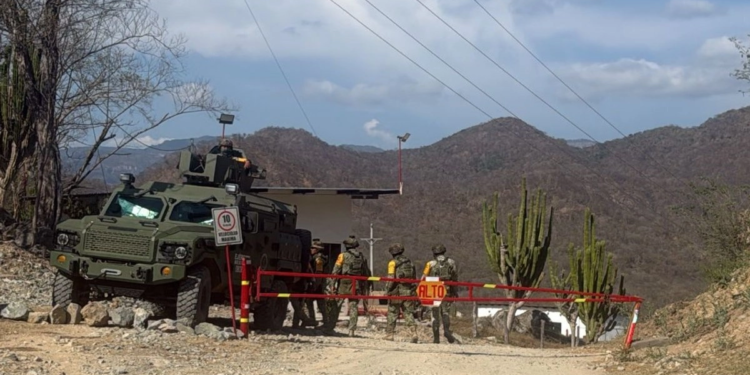 Derrumbe en mina de oro en Sinaloa deja 4 trabajadores atrapados