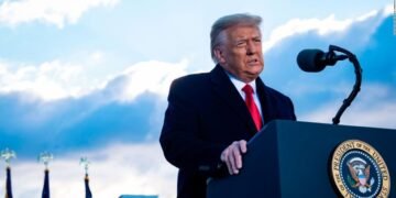 Trump exige a Irán reabrir estrecho de Ormuz en 48 horas o destruirá sus instalaciones eléctricas