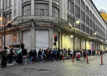 Concierto de Shakira en el Zócalo: Miles de Fans Llegan al Centro Histórico Para El Show