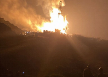 Reportan incendio en pozo petrolero de Veracruz por fuga de gas