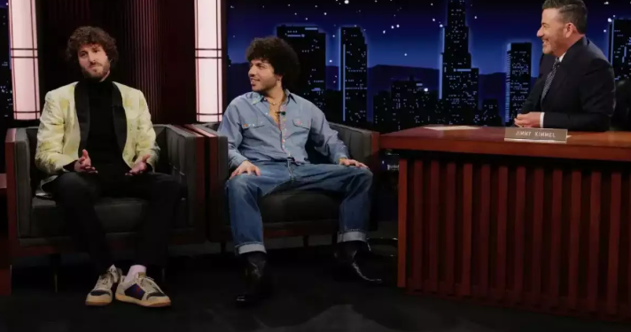 Benny Blanco, esposo de Selena Gomez, enfrenta burlas virales y aclara rumores sobre su higiene personal