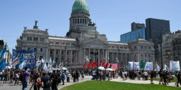 Suspende justicia argentina más de 80 artículos de la reforma laboral de Milei