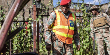 Sudáfrica despliega militares en su capital para combatir la delincuencia