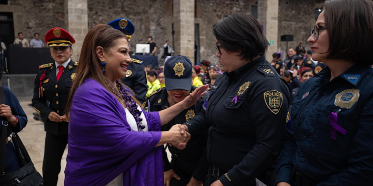 Propone Clara Brugada Premio Anual de la Mujer Policía