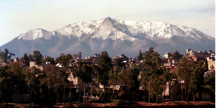 Nieve sorprende al Ajusco en primavera