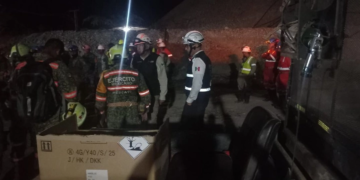 Despliegan a 300 rescatistas para localizar a cuatro mineros atrapados en mina Santa Fe, Sinaloa