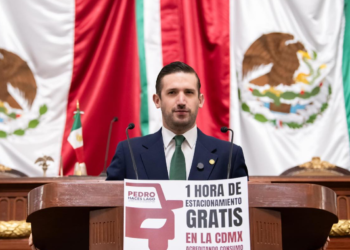 Proponen una hora gratis de estacionamiento por consumo en comercios de CDMX