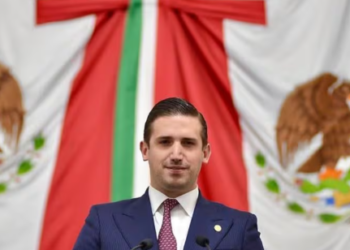 Buscan fortalecer la protección de menores ante videojuegos como Roblox