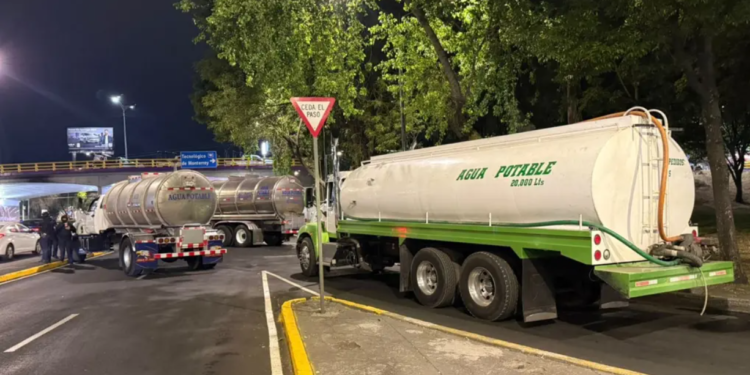 Piperos Bloquean Laterales de Viaducto Tlalpan; Demandan Diálogo con SEGIAGUA