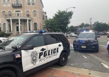 Tiroteo en universidad de Virginia deja dos heridos y al atacante muerto