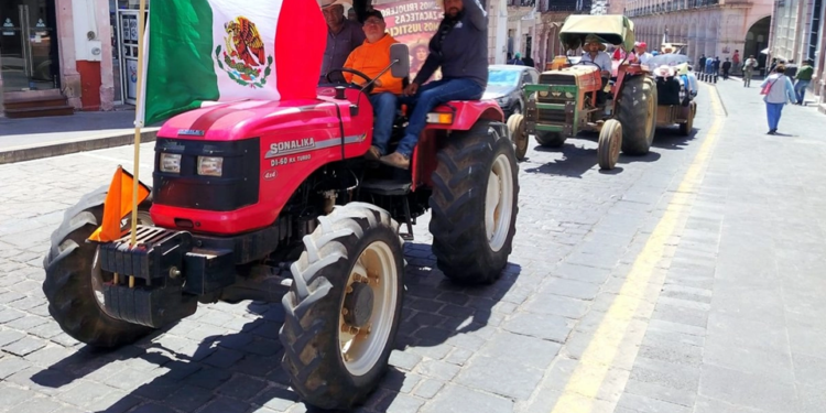 Productores de frijol protestan en Zacatecas por fallas en centro de acopio oficial