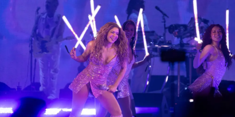 Shakira llora de emoción tras su histórico concierto en el Zócalo de la Ciudad de México